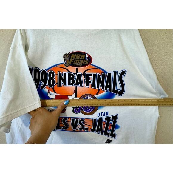 Rare Vintage Utah Jazz 1998 NBA Finals Utah Jazz Vs Chicago Bulls Playoff Shirt - Picture 9 of 10